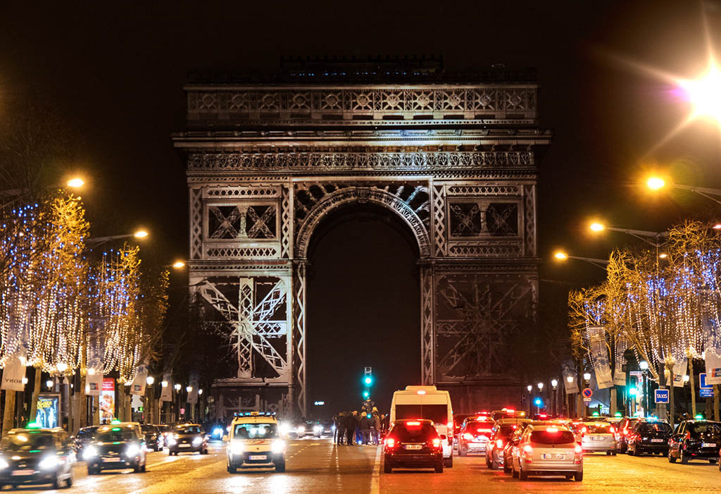 mapping Eiffel - Paris Arc de triomphe